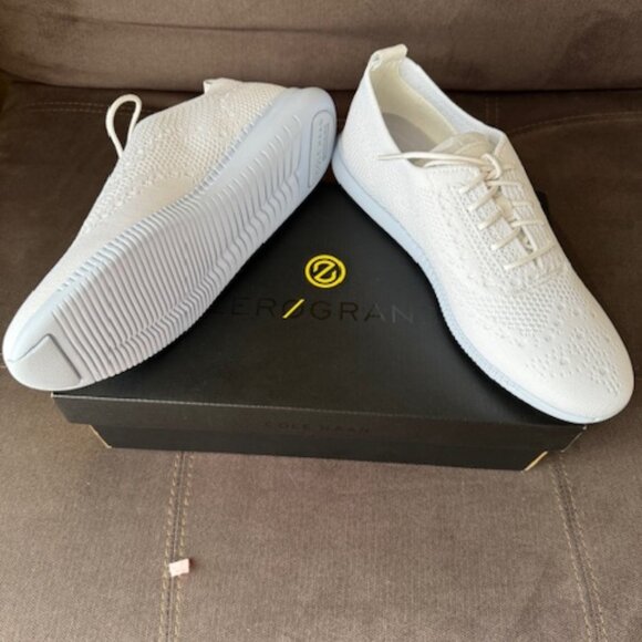 COLE HAAN Women's 2.ZERØGRAND Stitchlite Wingtip Oxfords - Picture 1 of 4